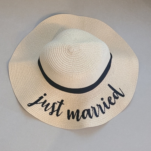 Just Married Straw Hat - Picture 1 of 6
